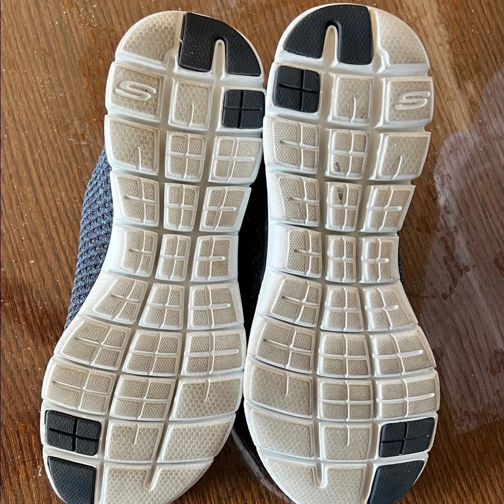 Skechers Women’s New Navy Knit Sneakers - Picture 2 of 7